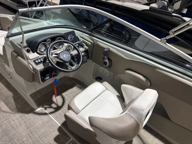 Slide: The Image of Crownline Boats Eclipse E215 XS 2019 - 11
