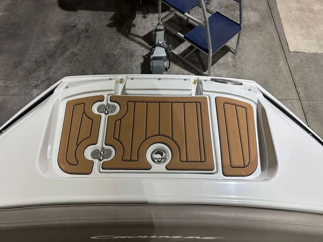 Slide: The Image of Crownline Boats Eclipse E215 XS 2019 - 14