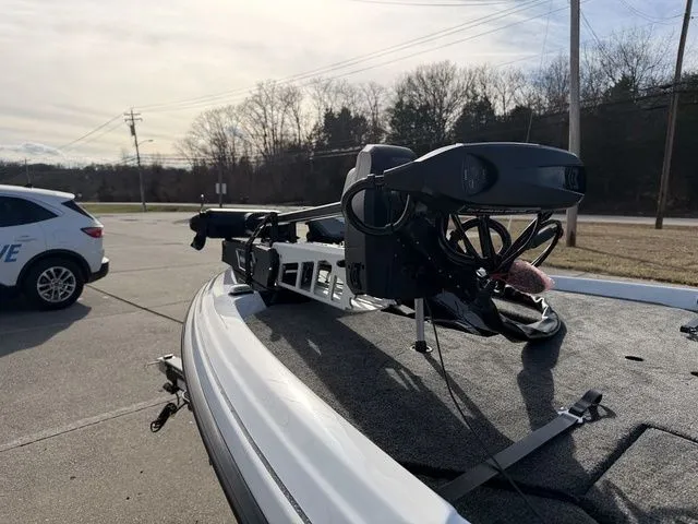 Slide: The Image of Skeeter ZXE20 2026 - 14