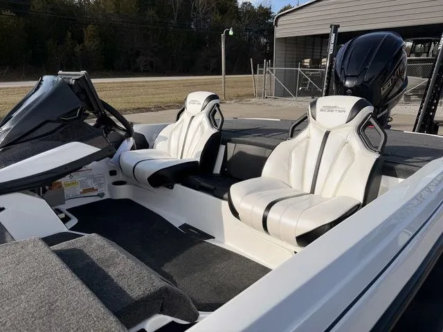 Slide: The Image of Skeeter ZXE20 2026 - 17