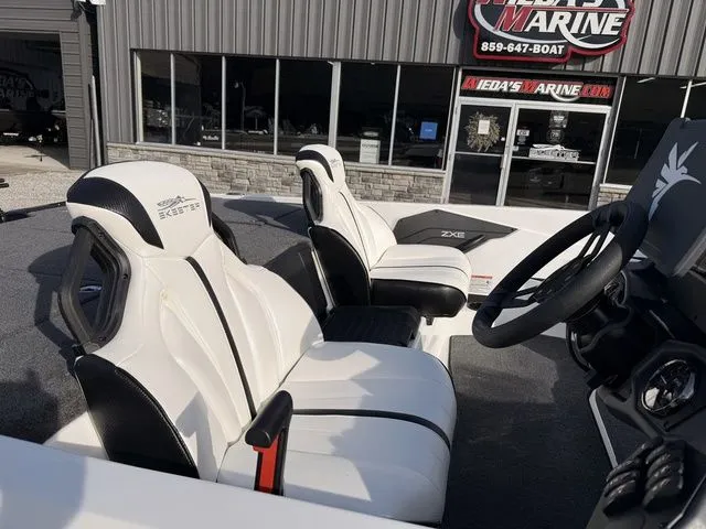 Slide: The Image of Skeeter ZXE20 2026 - 8