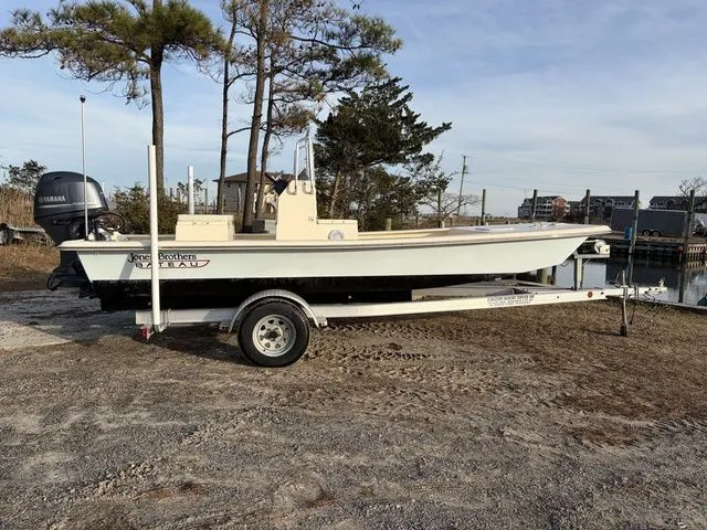 The Image of Jones Brothers Bateau 17 2023 - 1