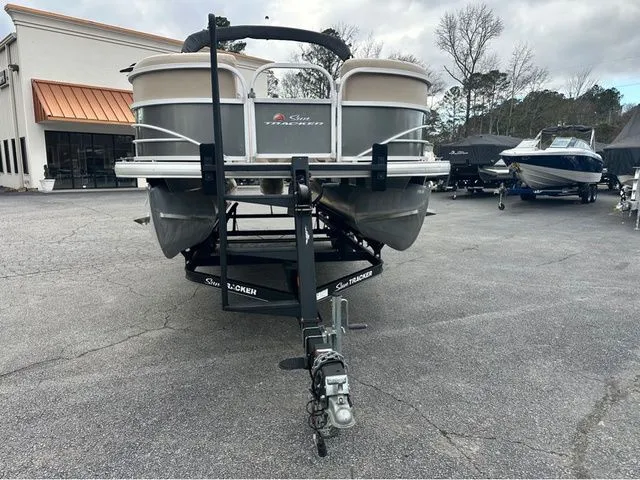 Slide: The Image of Sun Tracker Party Barge 20 DLX 2018 - 3