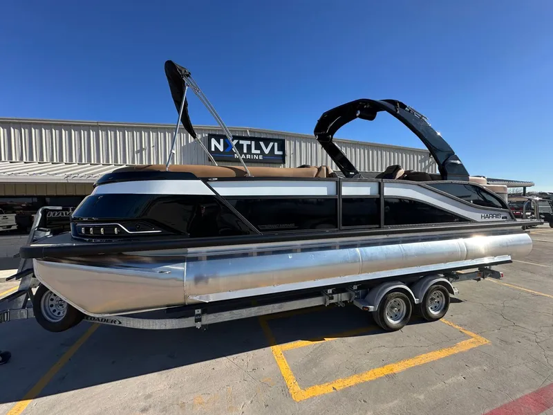 Slide: The Image of Harris Grand Mariner 250 2026 - 1