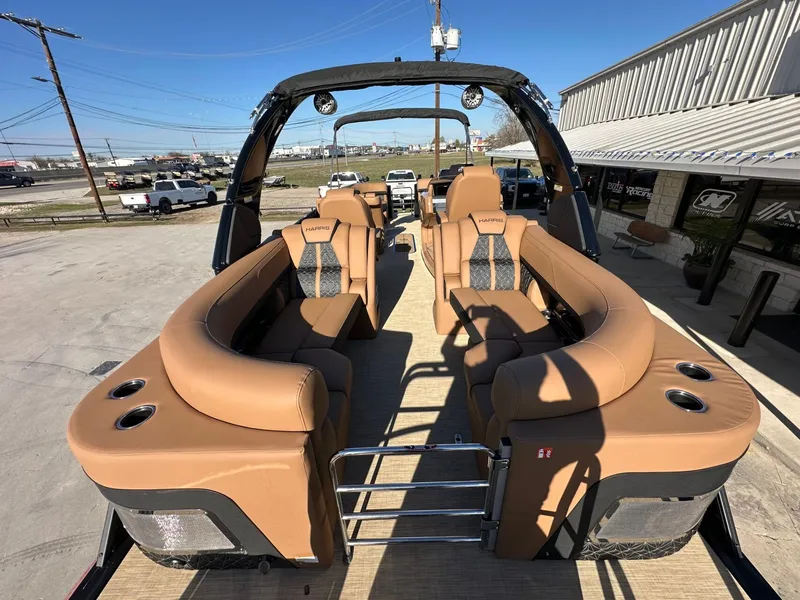 Slide: The Image of Harris Grand Mariner 250 2026 - 11