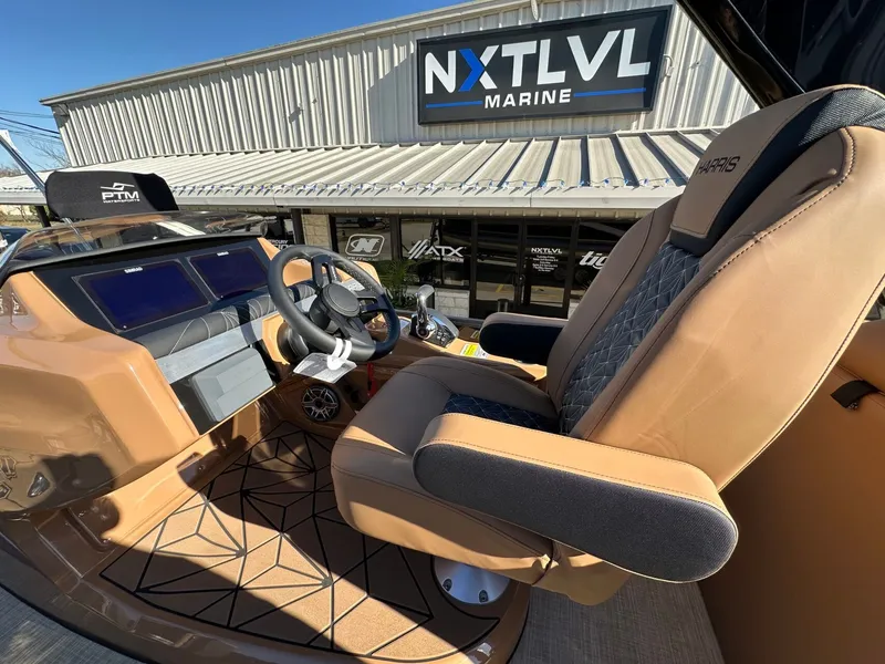 Slide: The Image of Harris Grand Mariner 250 2026 - 19