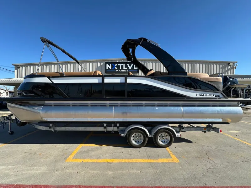 Slide: The Image of Harris Grand Mariner 250 2026 - 2