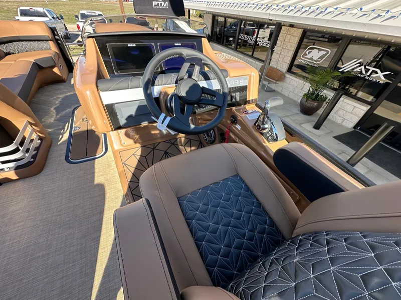 Slide: The Image of Harris Grand Mariner 250 2026 - 20