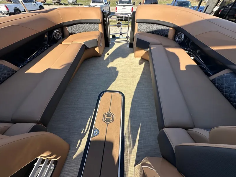 Slide: The Image of Harris Grand Mariner 250 2026 - 22