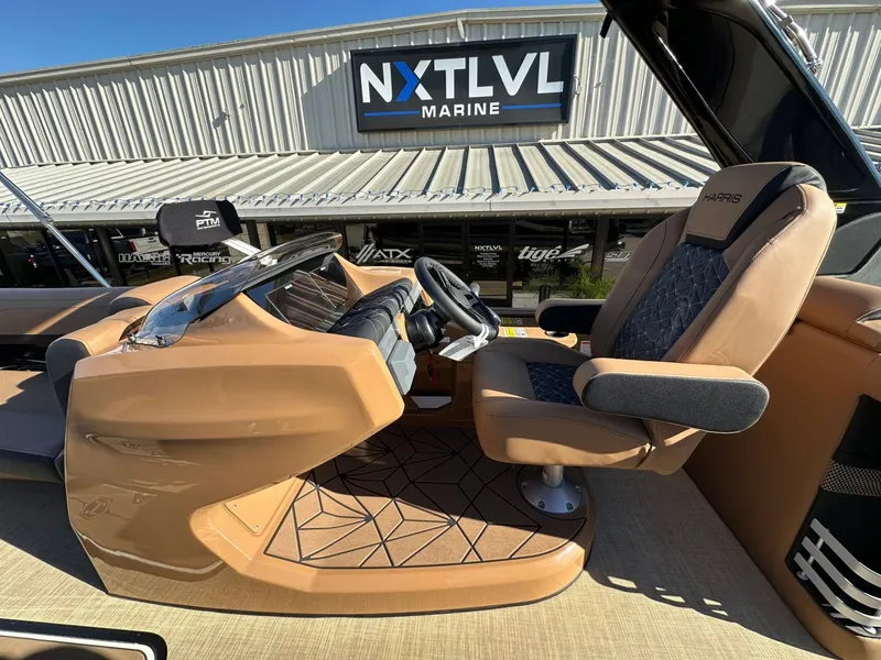 Slide: The Image of Harris Grand Mariner 250 2026 - 29