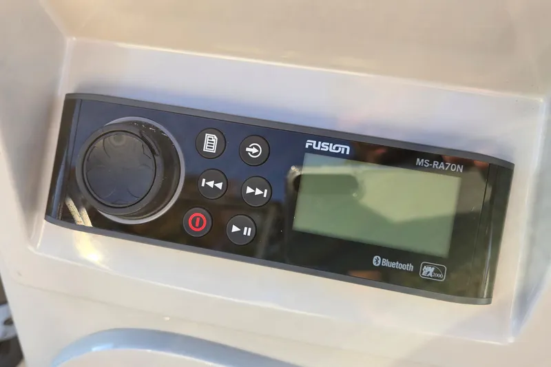 Slide: The Image of Fusion MS-RA70N stereo system on 2017 Crest Classic 230 SLC boat dashboard. - 34