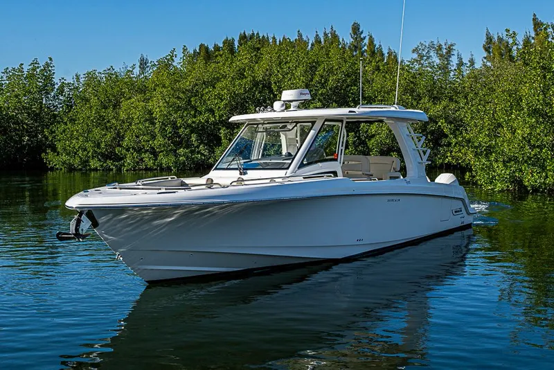 The Image of Boston Whaler 350 Realm 2022 - 0
