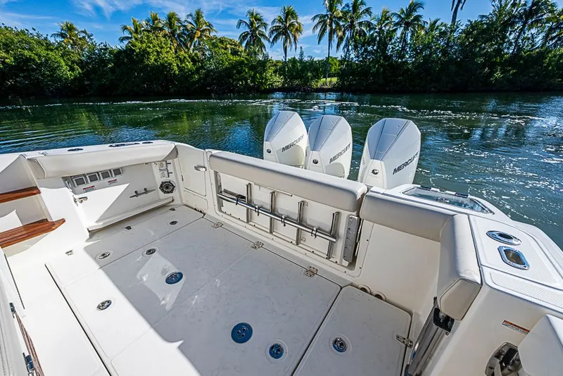 Slide: The Image of Boston Whaler 350 Realm 2022 - 11