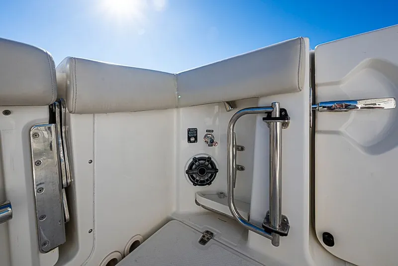 Slide: The Image of Boston Whaler 350 Realm 2022 - 16