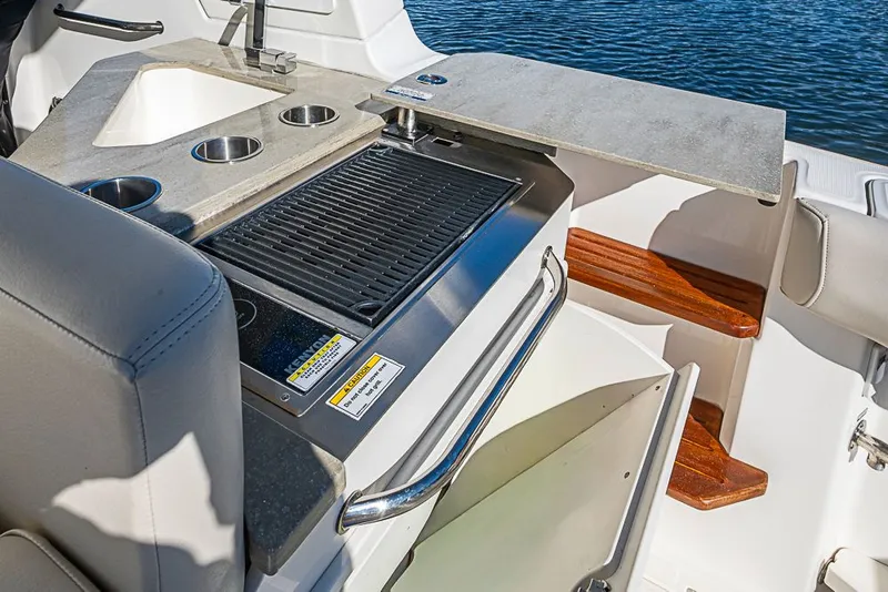 Slide: The Image of Boston Whaler 350 Realm 2022 - 22