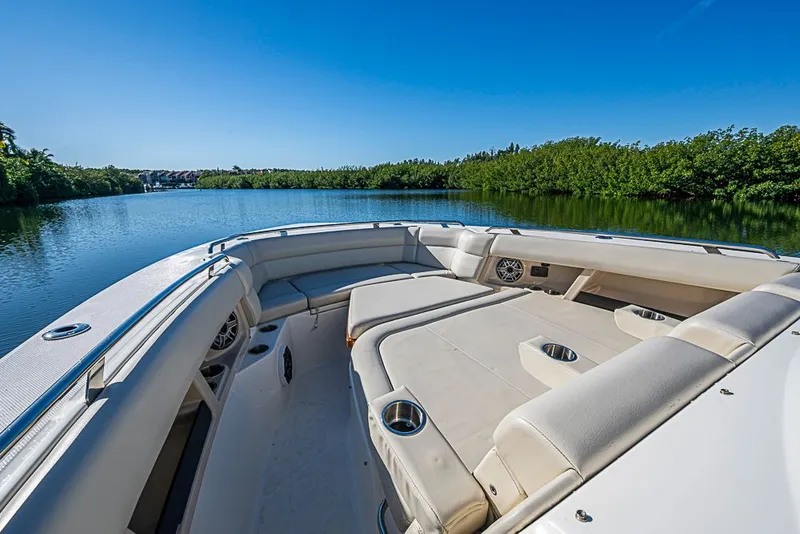 Slide: The Image of Boston Whaler 350 Realm 2022 - 35