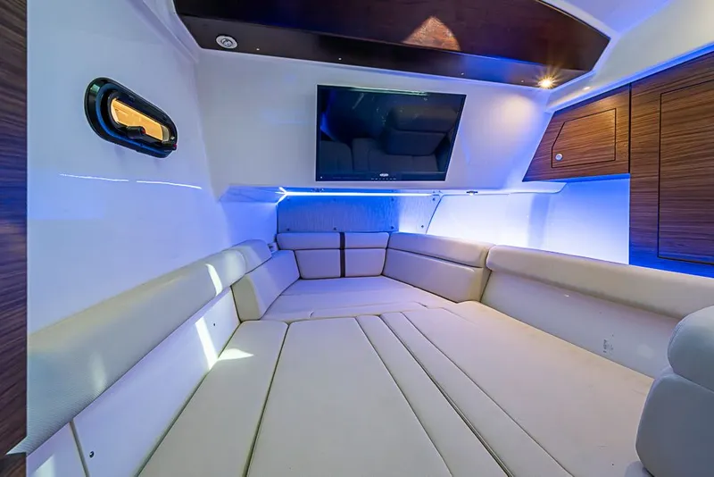 Slide: The Image of Boston Whaler 350 Realm 2022 - 40