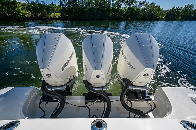 Slide: The Image of Boston Whaler 350 Realm 2022 - 8