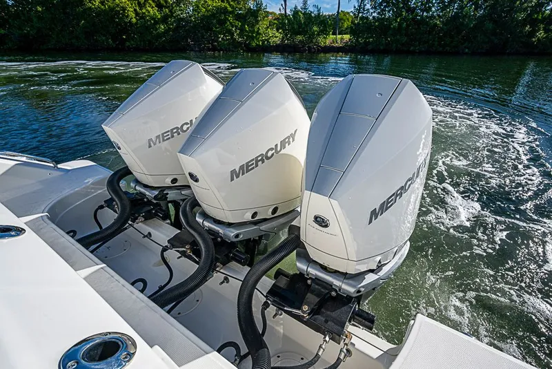 Slide: The Image of Boston Whaler 350 Realm 2022 - 9