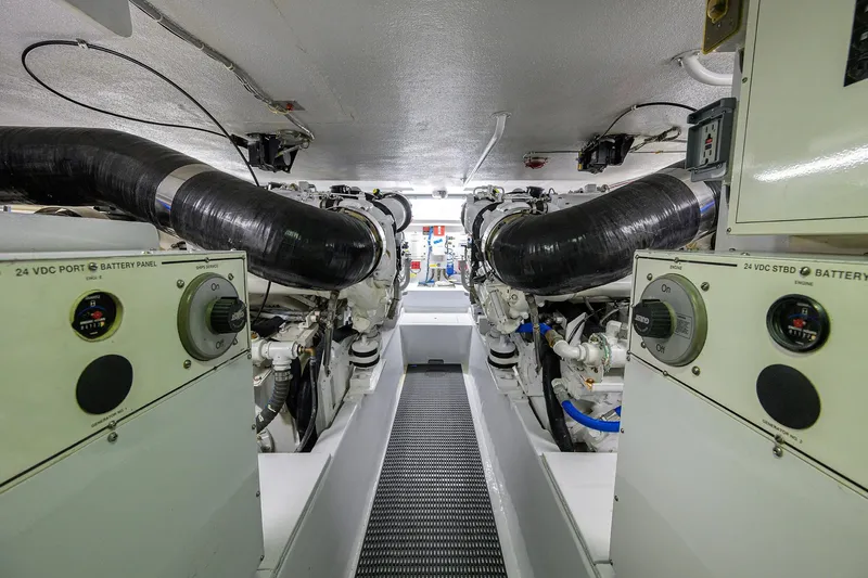 Slide: The Image of Hatteras 60 Convertible 2001 - 64