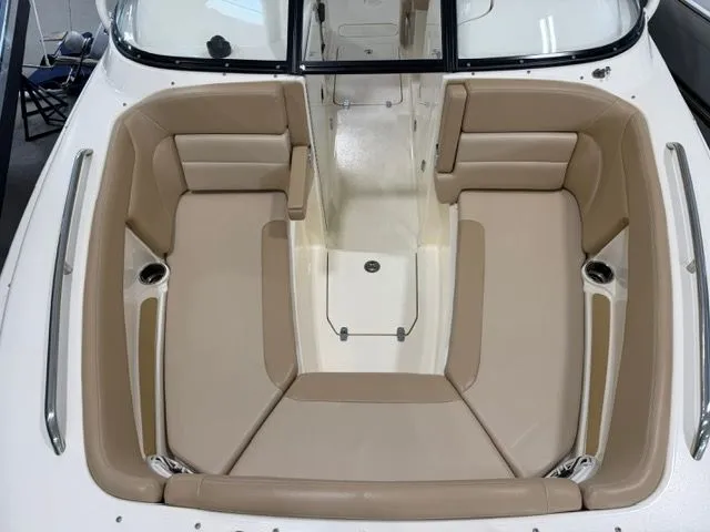 Slide: The Image of Scout 255 Dorado 2023 - 10