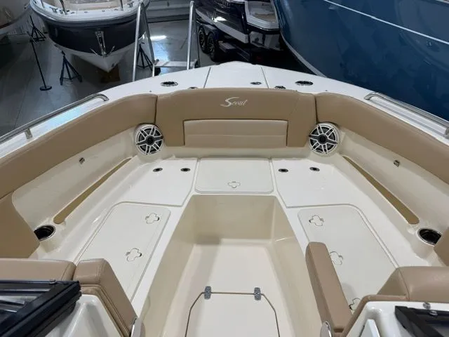 Slide: The Image of Scout 255 Dorado 2023 - 12