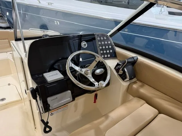 Slide: The Image of Scout 255 Dorado 2023 - 13