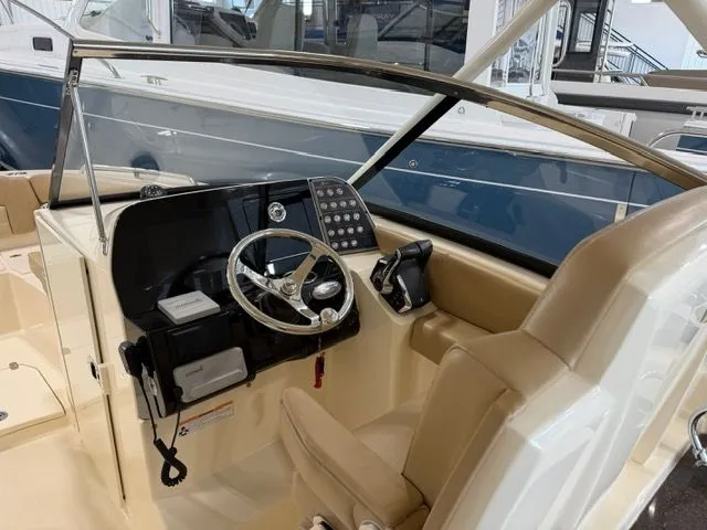 Slide: The Image of Scout 255 Dorado 2023 - 15