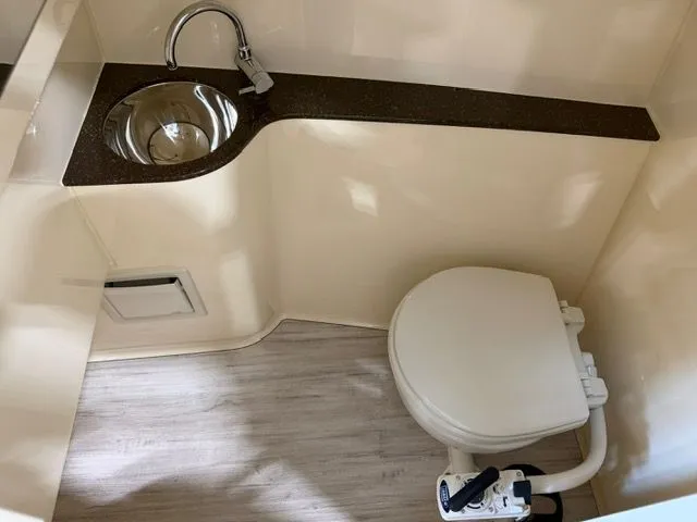 Slide: The Image of Scout 255 Dorado 2023 - 18