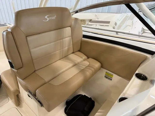 Slide: The Image of Scout 255 Dorado 2023 - 19