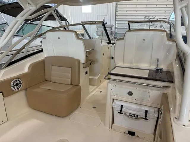 Slide: The Image of Scout 255 Dorado 2023 - 21