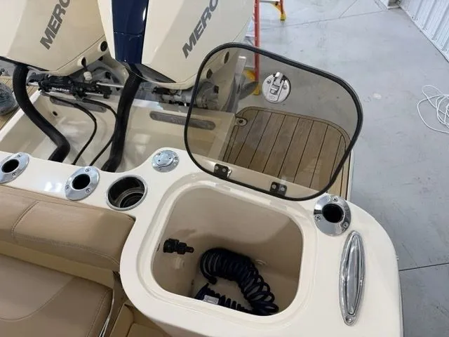 Slide: The Image of Scout 255 Dorado 2023 - 25