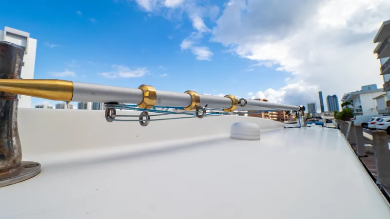 Slide: The Image of Robalo R305 Walkaround 2010 - 53