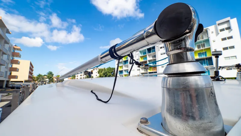 Slide: The Image of Robalo R305 Walkaround 2010 - 54