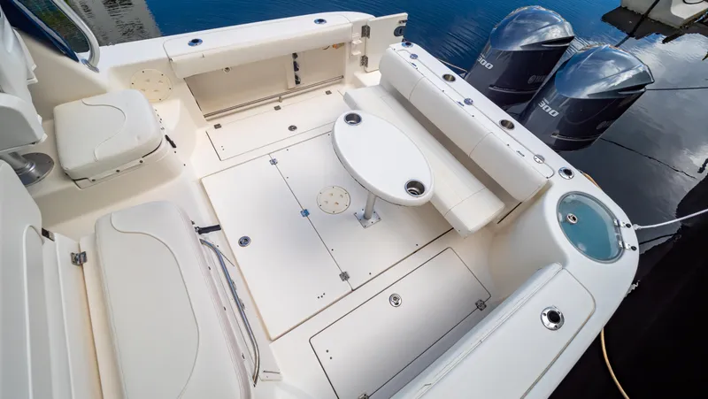 Slide: The Image of Robalo R305 Walkaround 2010 - 56