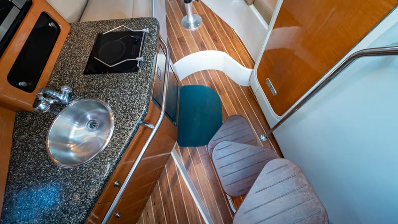 Slide: The Image of Robalo R305 Walkaround 2010 - 59