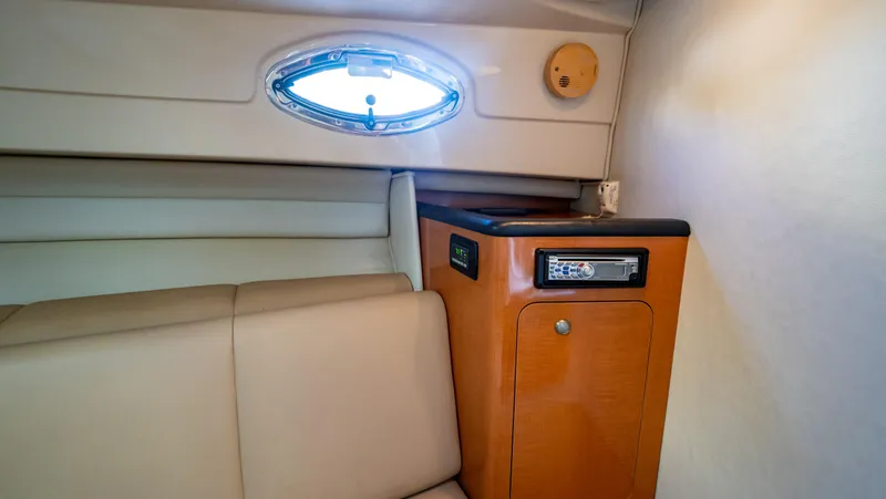 Slide: The Image of Robalo R305 Walkaround 2010 - 60