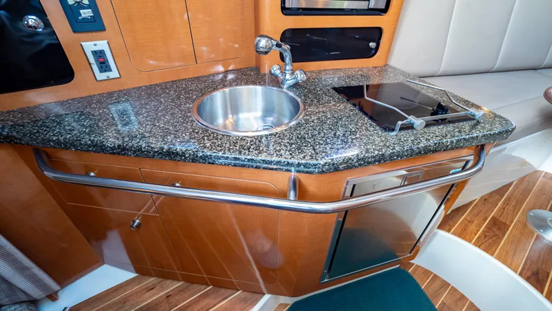 Slide: The Image of Robalo R305 Walkaround 2010 - 61