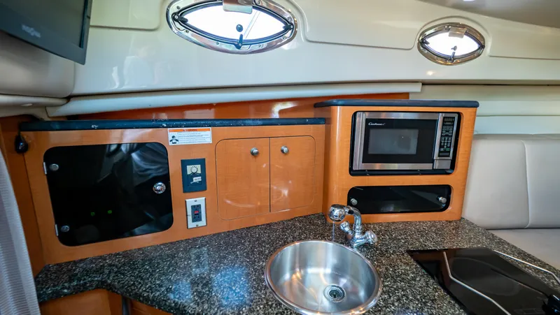 Slide: The Image of Robalo R305 Walkaround 2010 - 62