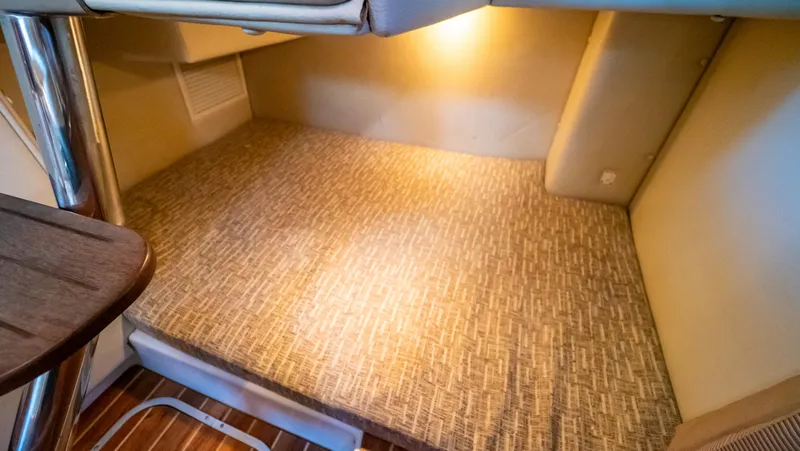 Slide: The Image of Robalo R305 Walkaround 2010 - 66