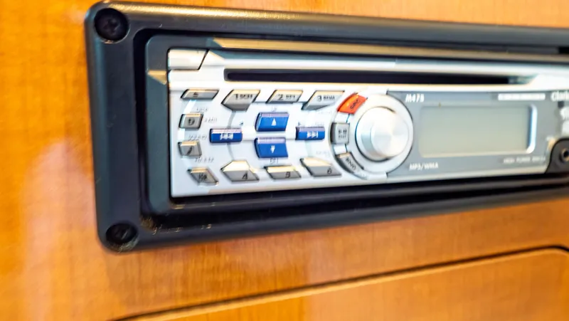 Slide: The Image of Robalo R305 Walkaround 2010 - 71