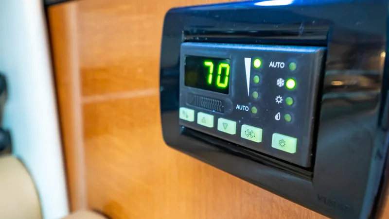 Slide: The Image of Robalo R305 Walkaround 2010 - 72