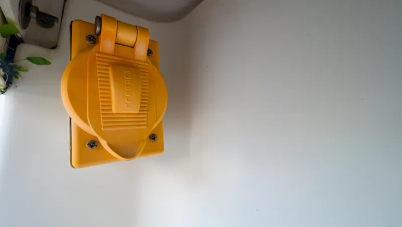 Slide: The Image of Robalo R305 Walkaround 2010 - 80