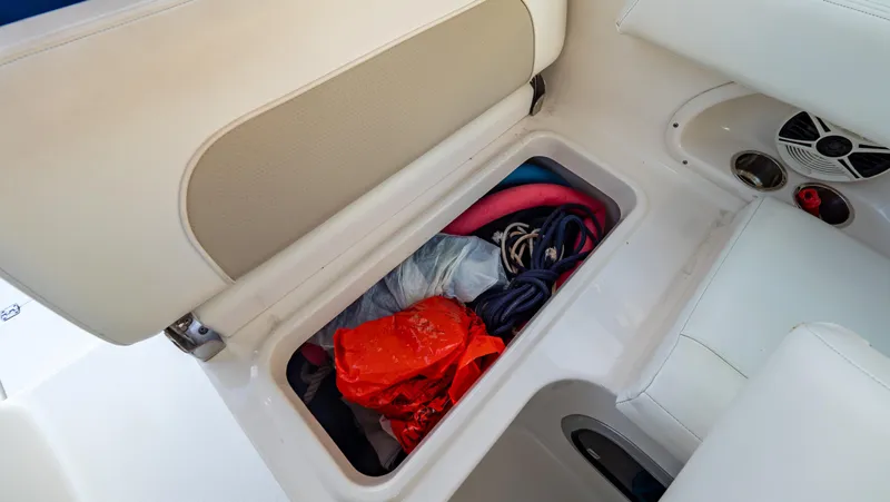 Slide: The Image of Robalo R305 Walkaround 2010 - 81