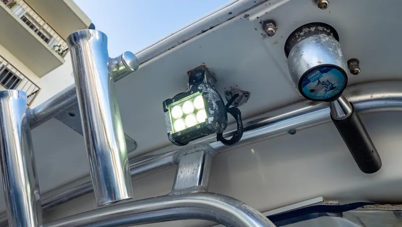 Slide: The Image of Robalo R305 Walkaround 2010 - 84