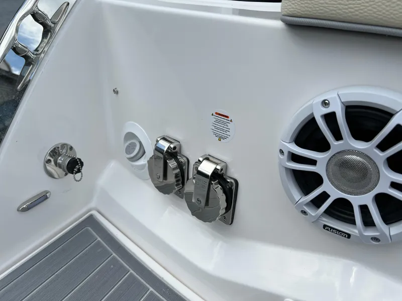 Slide: The Image of Regal LS36 2022 - 66