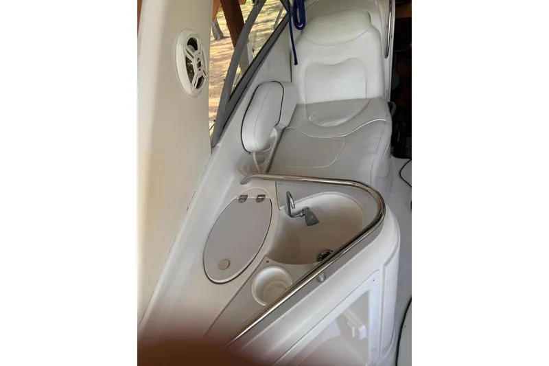 Slide: The Image of 2004 Monterey 265 Cruiser on trailer in daylight. - 5