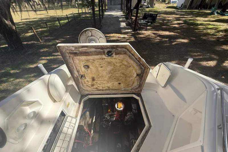 Slide: The Image of Embossed number "15421" on a 2004 Monterey 265 Cruiser surface. - 56