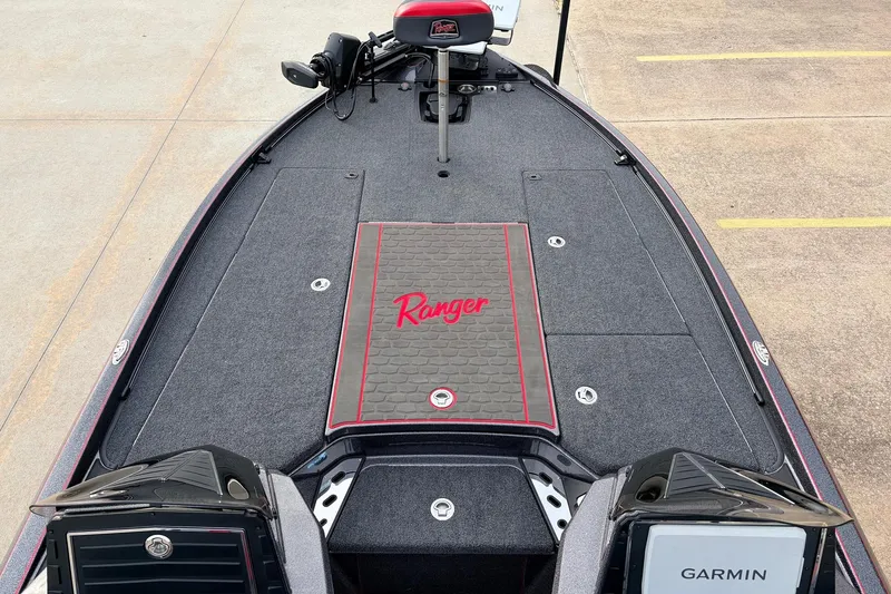 Slide: The Image of 2025 Ranger Z521R Cup-Equipped boat deck with Garmin electronics and sleek design. - 9