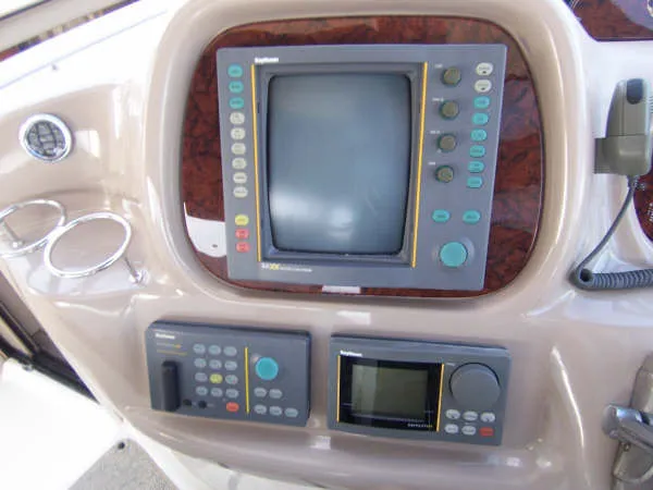 Slide: The Image of Sea Ray 380 Sundancer 1999 - 3